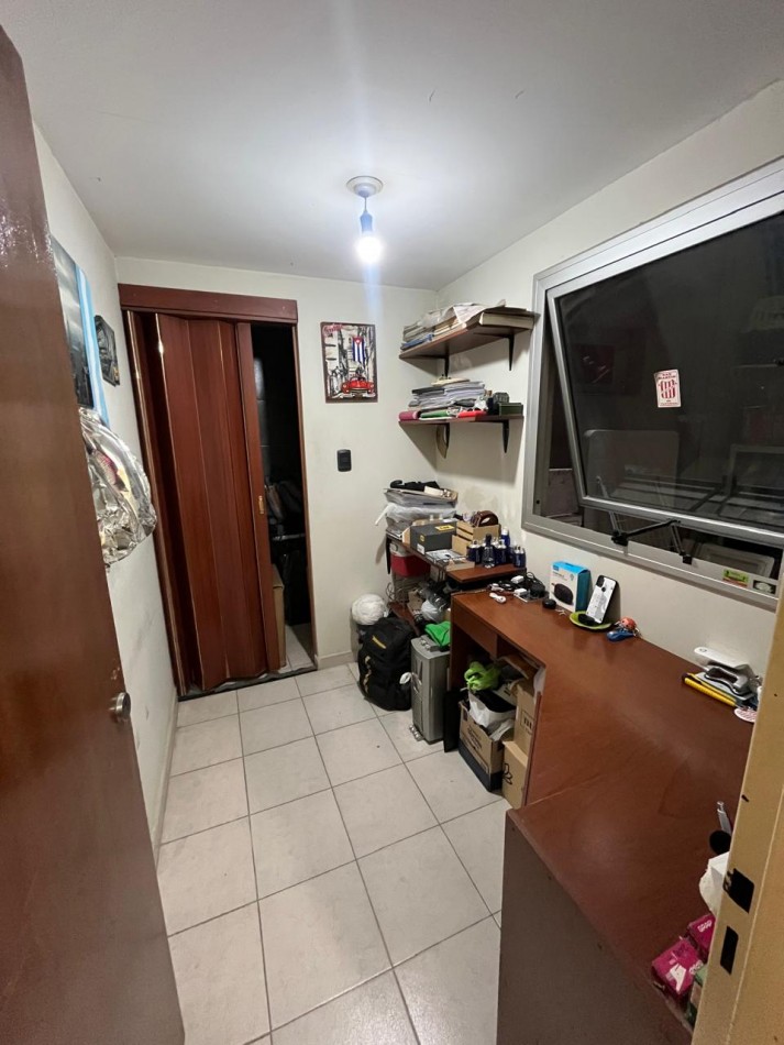 2 dormitorios con dependencia y patio