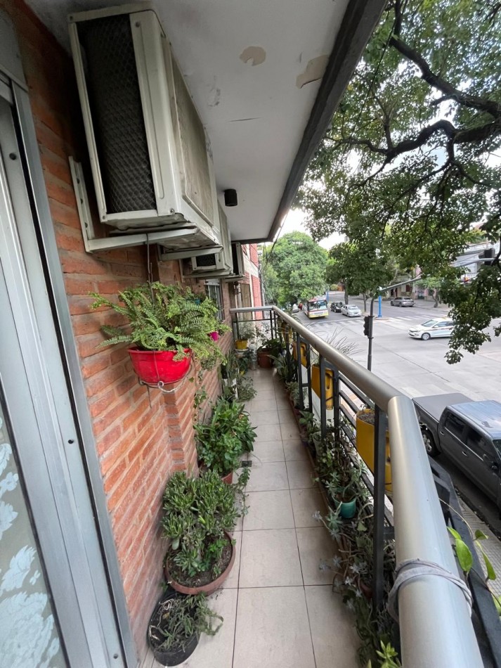 2 dormitorios con dependencia y patio