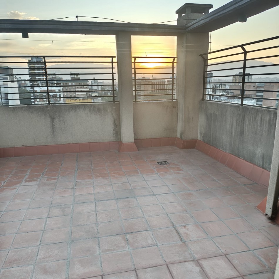 2 dormitorios con dependencia y patio